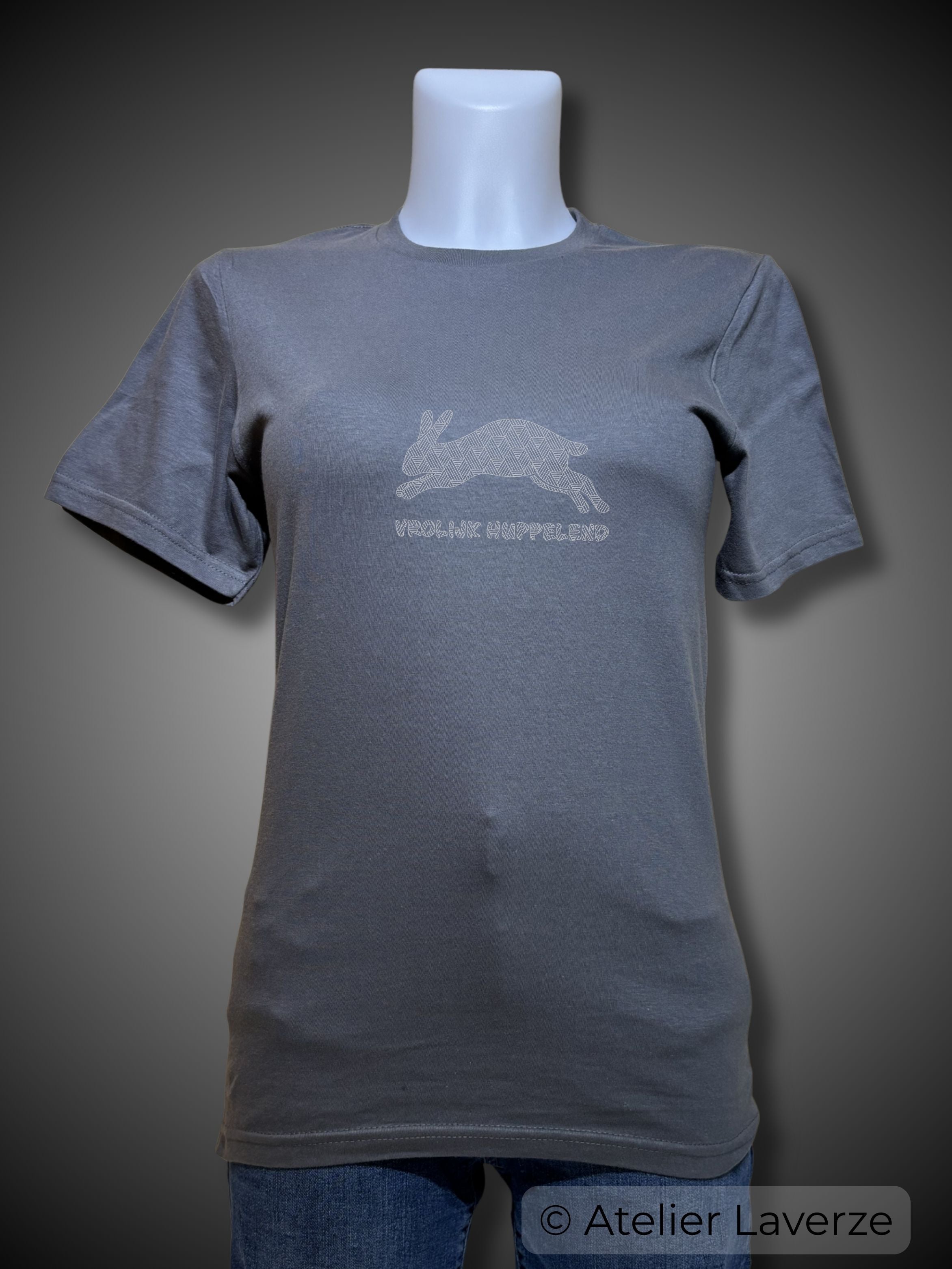 VROLIJK HUPPELEND (dames t-shirt)