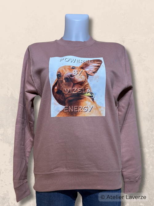 Dames sweater met bedrukking: Powered by Vizsla energy