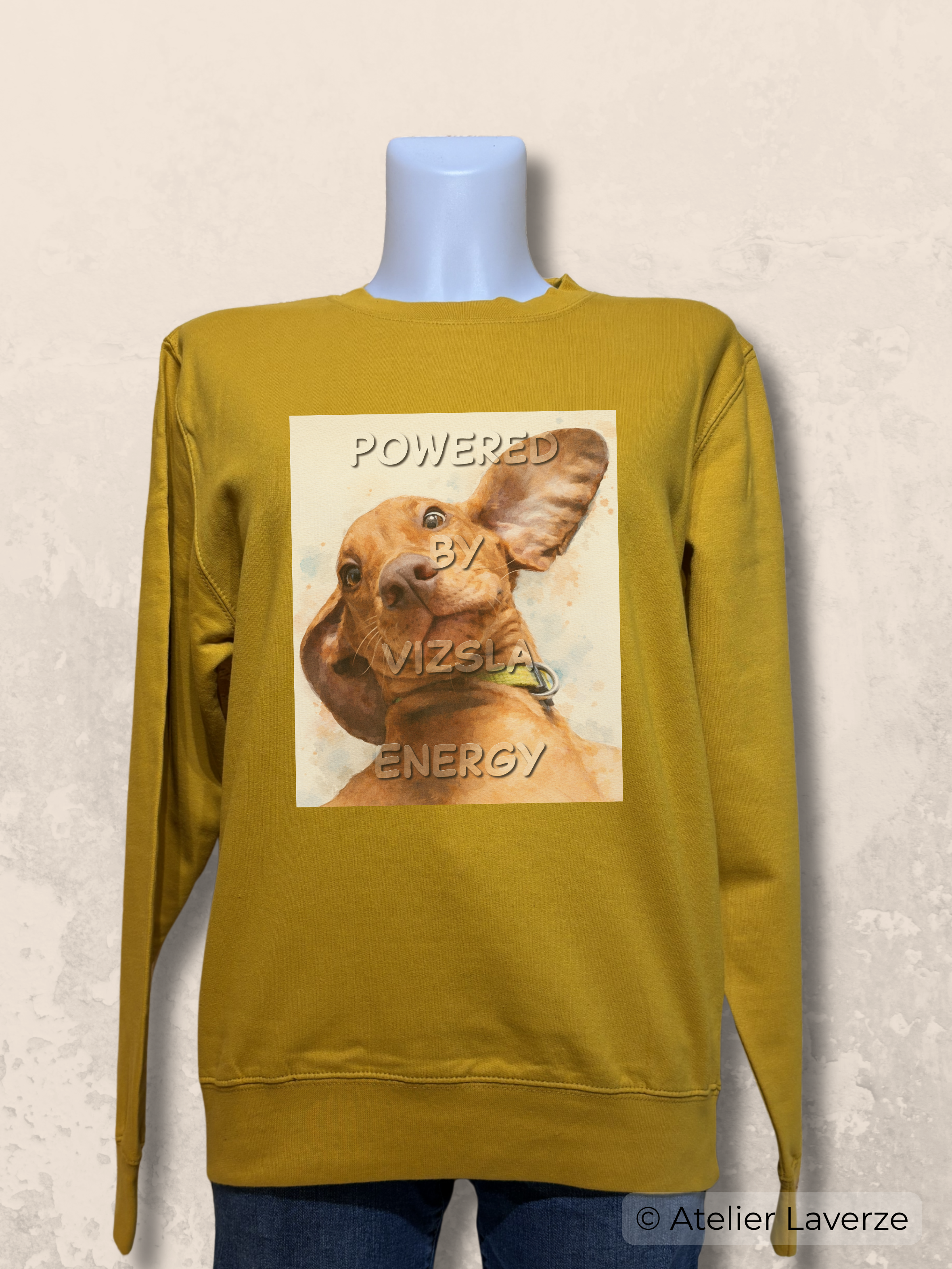 Dames sweater met bedrukking: Powered by Vizsla energy