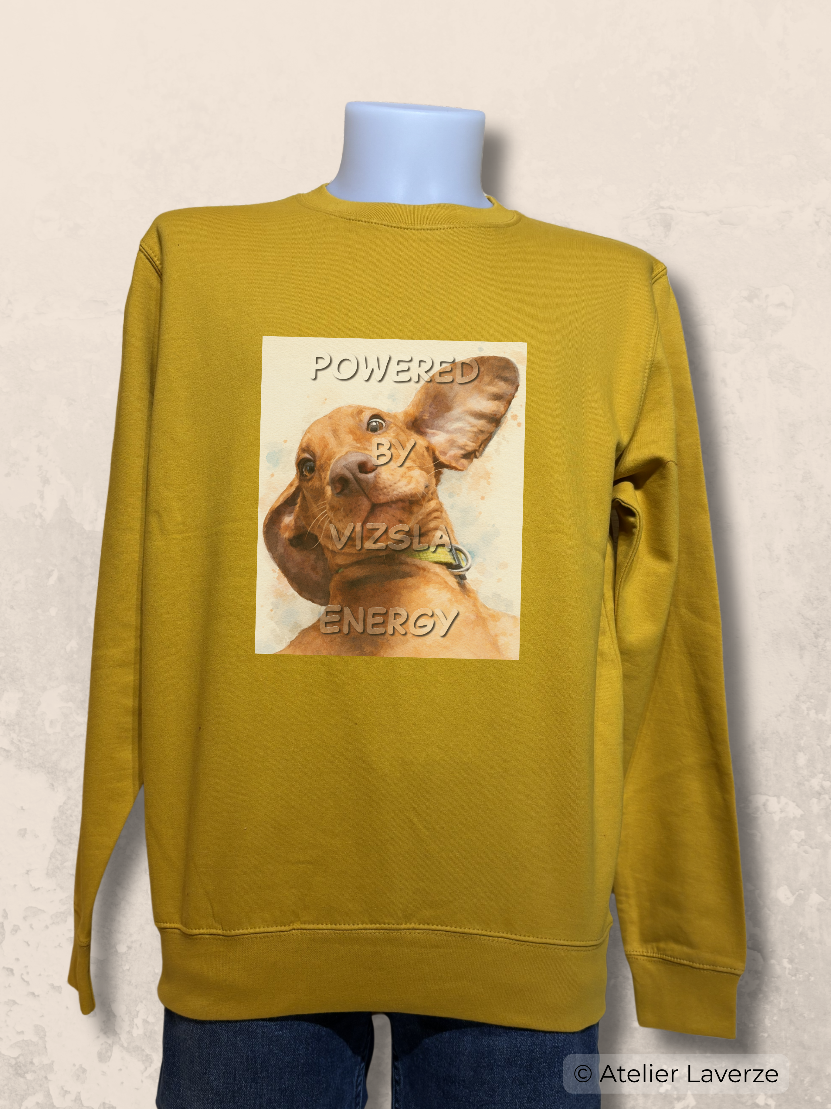 Heren sweater met bedrukking: Powered by Vizsla energy
