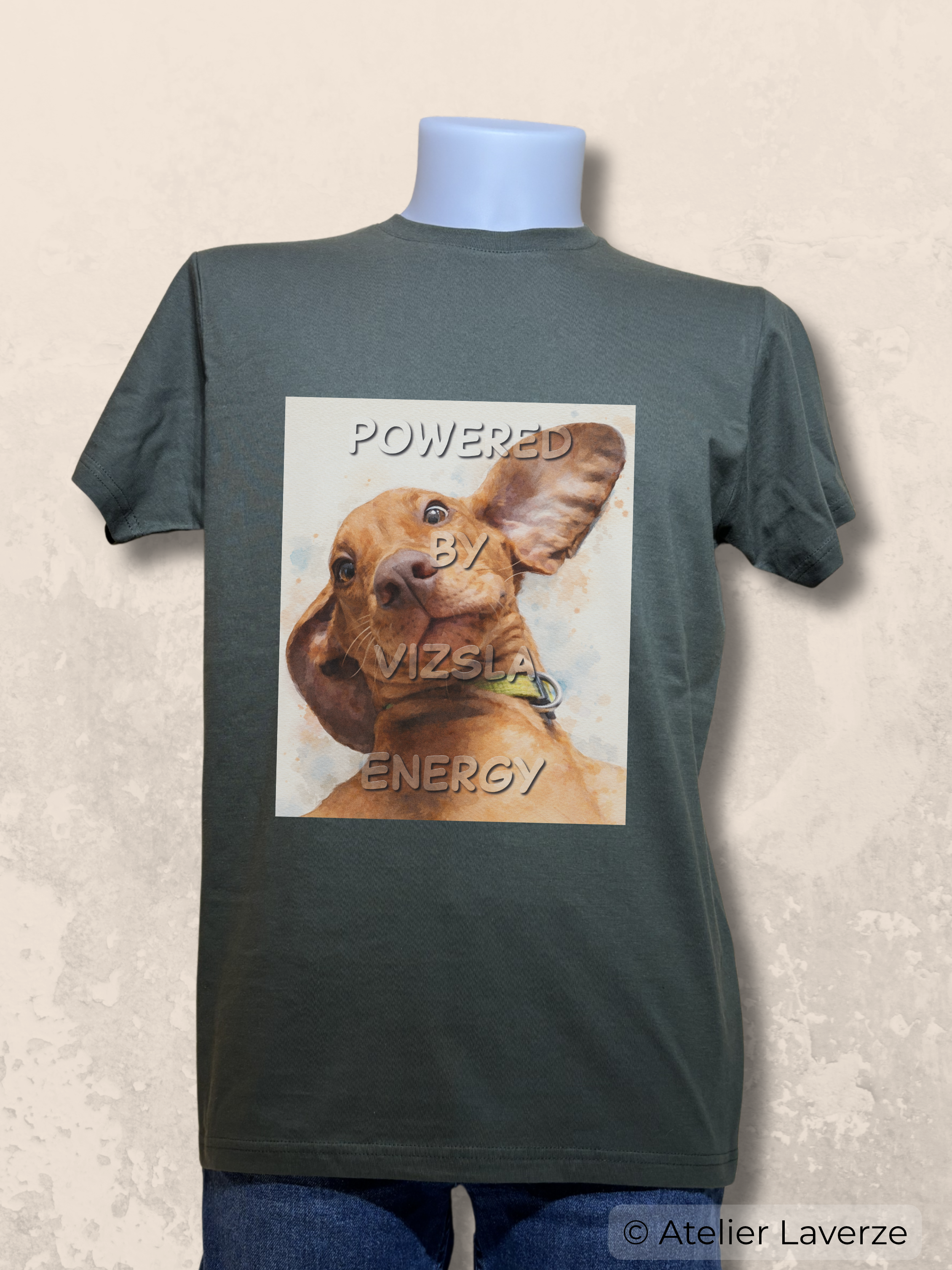 Heren T-shirt met bedrukking: Powered by Vizsla energy